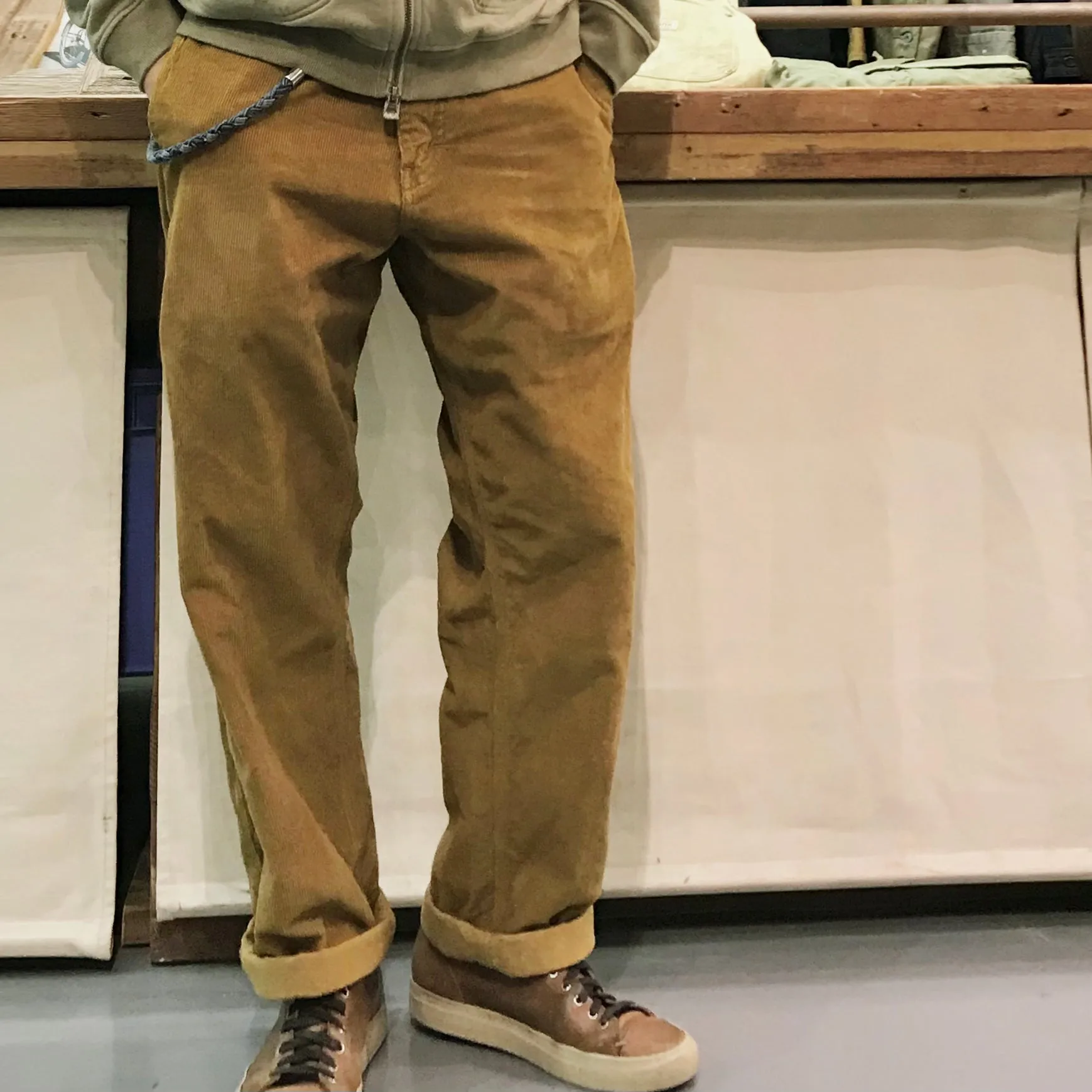 BZEN M.1028 1848.HARRY REGULAR STRAIGHT 5 POCKET FLAT FRONT VEGGIE DYED CORDUROY CHINO-11W-E0 CARAMEL